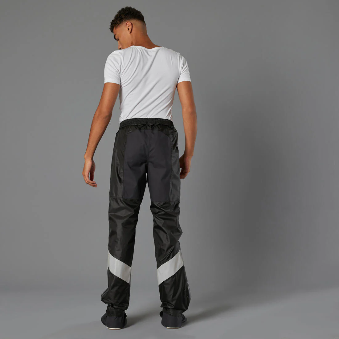 Cubrepantalón de ciclismo urbano impermeable negro para hombre 540 - Image 2