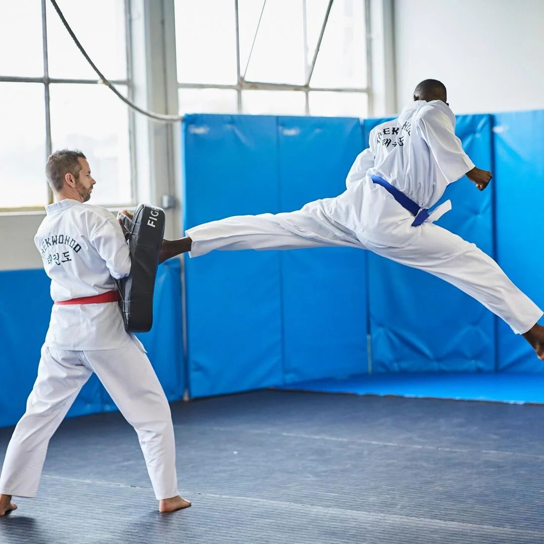 Dobok/Kimono taekwondo 500 adulto - Image 15