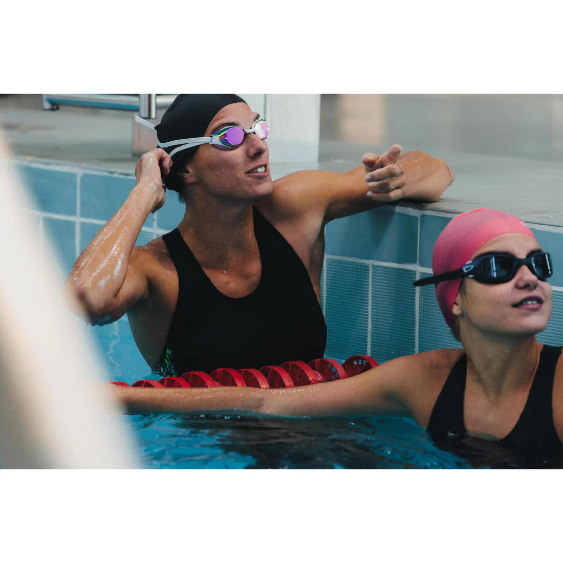Gorra de natación de silicón negra - Image 38