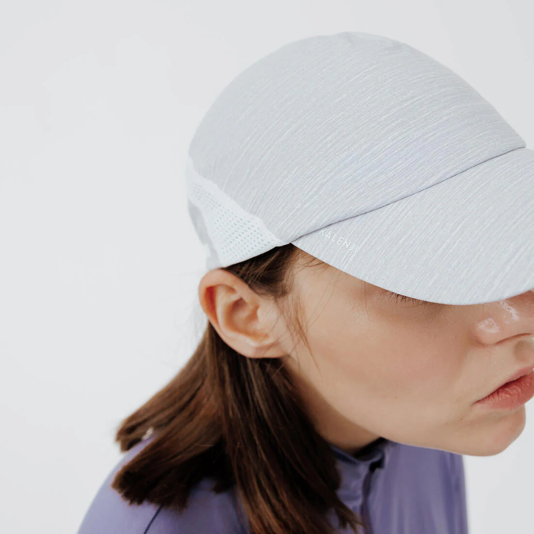 Gorra de running ajustable gris/blanco unisex KIPRUN - Image 5