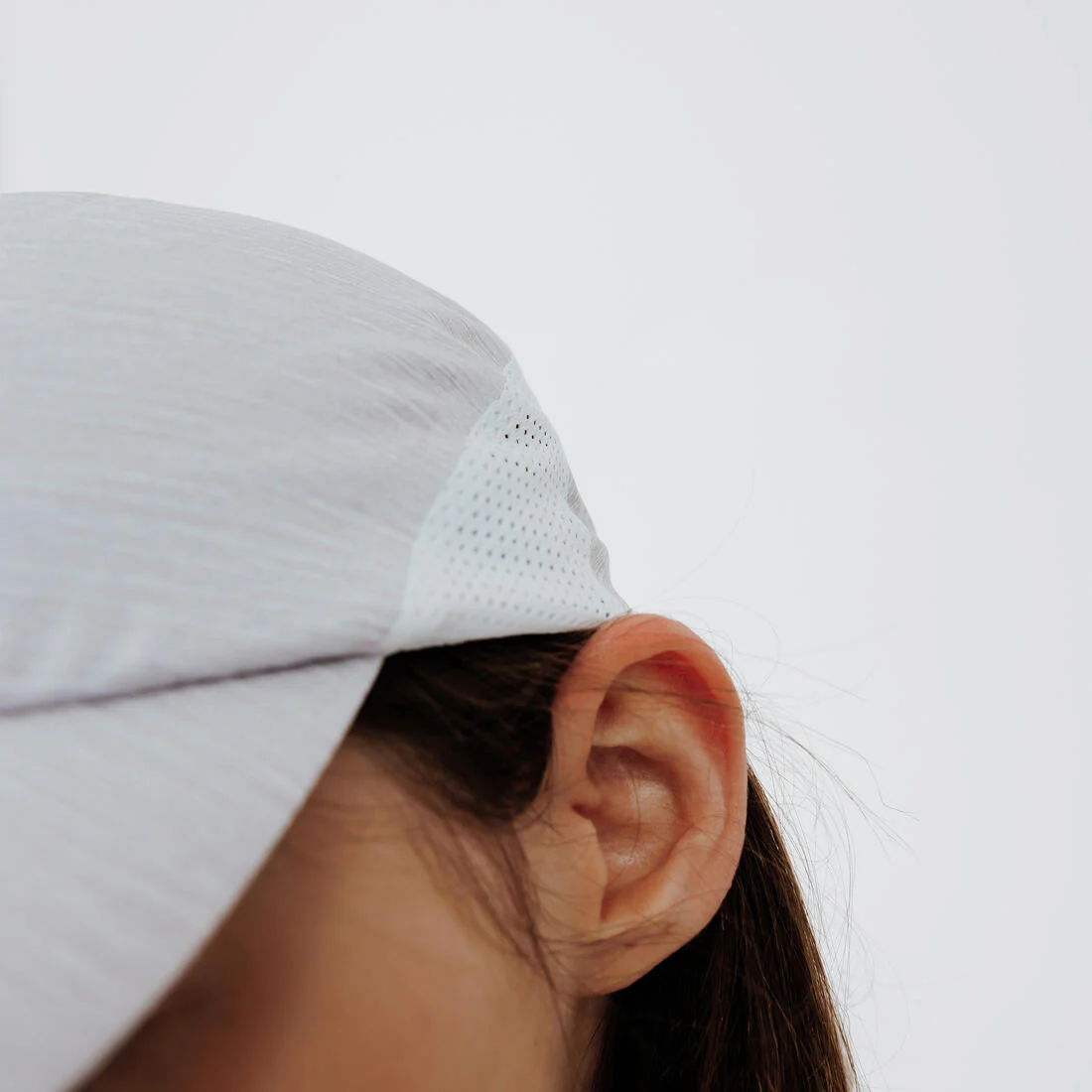 Gorra de running ajustable gris/blanco unisex KIPRUN - Image 6
