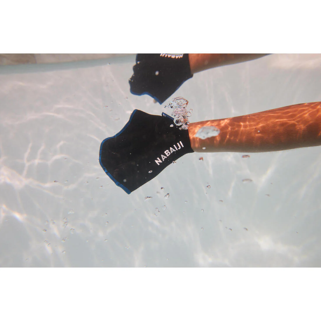 Guantes de aquagym de neopreno palmeados negro con azul - Image 8