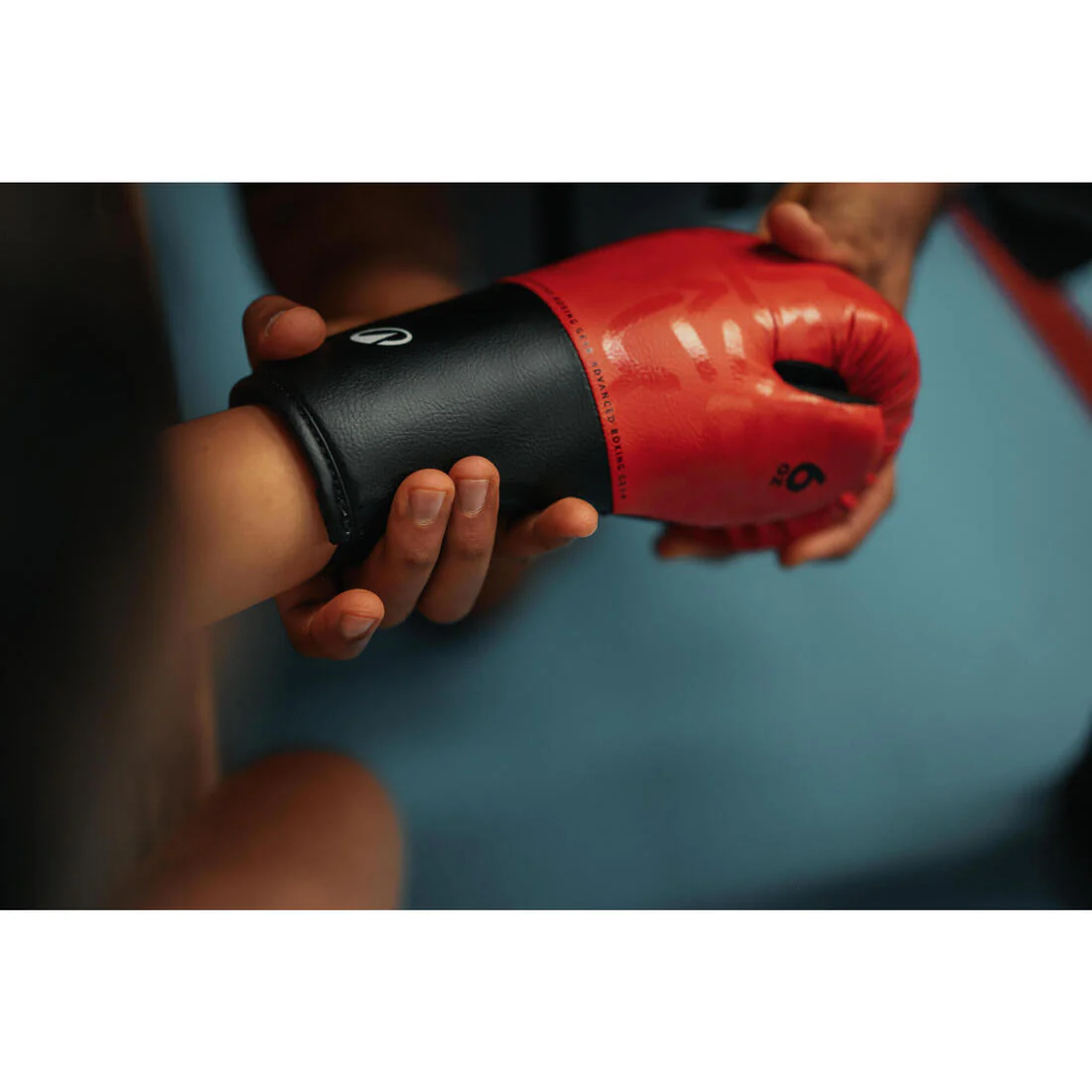 Guantes de box rojos para niños - Image 7