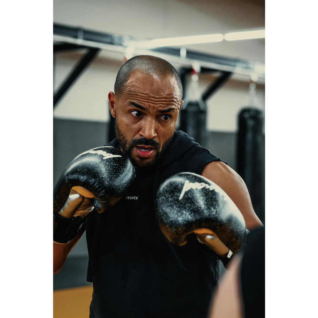 Guantes de kickboxing y muay thai negro 500 - Image 8
