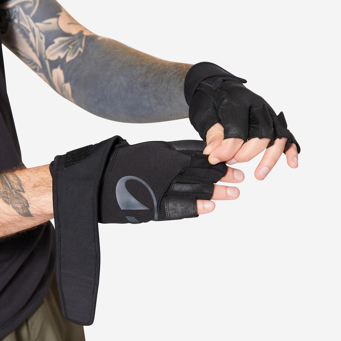 Guantes de musculación con agarre y sujeción de muñeca negros - Image 4