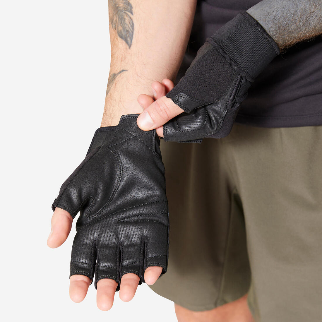 Guantes de musculación con agarre y sujeción de muñeca negros - Image 5