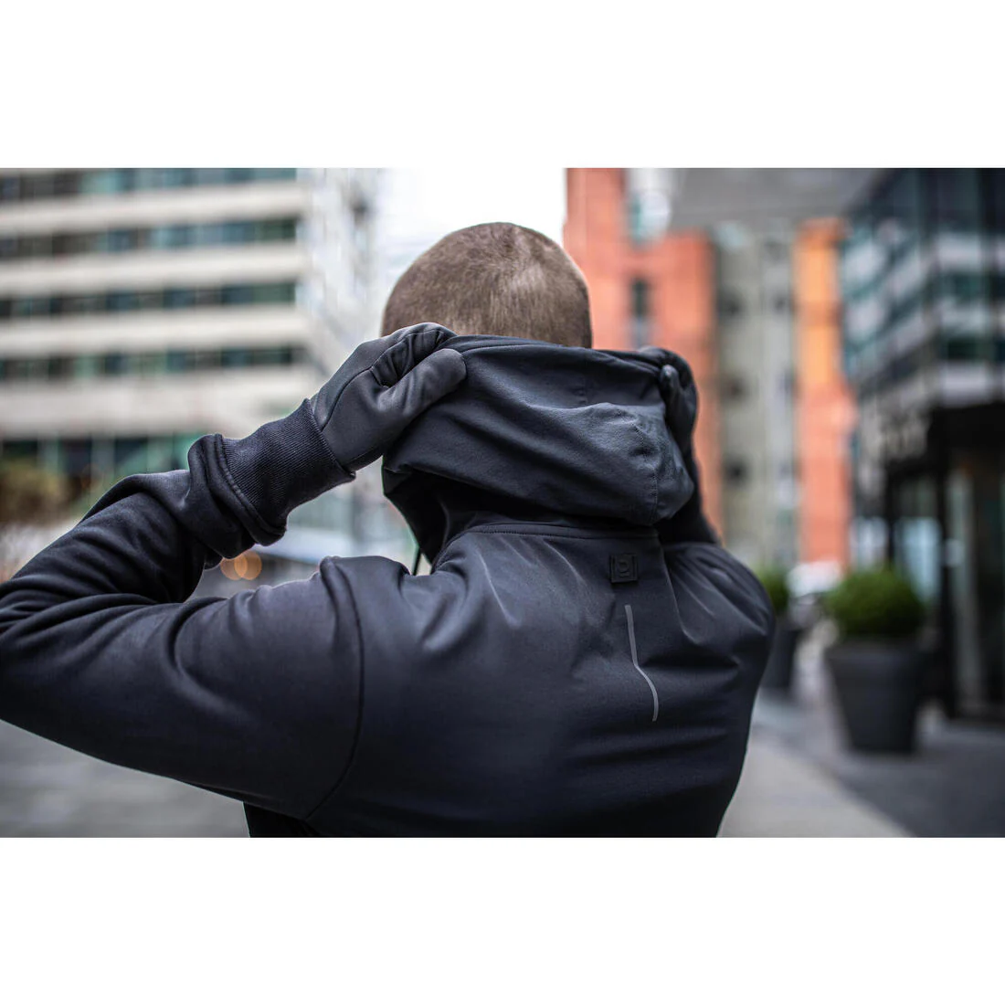 Guantes de running táctiles negros para hombre y mujer Kiprun Warm 100 V2 - Image 10