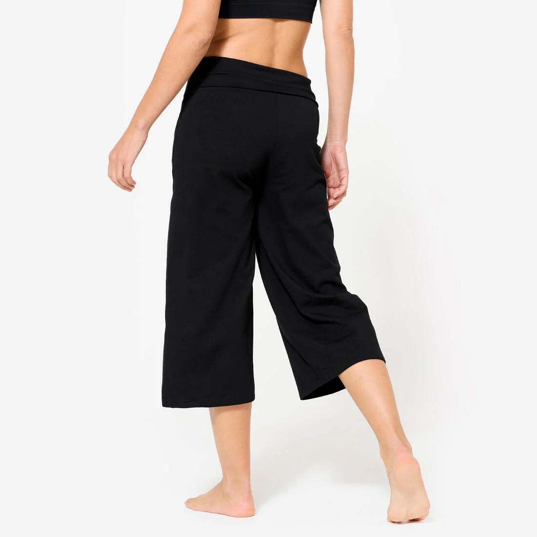 Leggings de yoga capri con cintura alta negros para mujer - Image 4