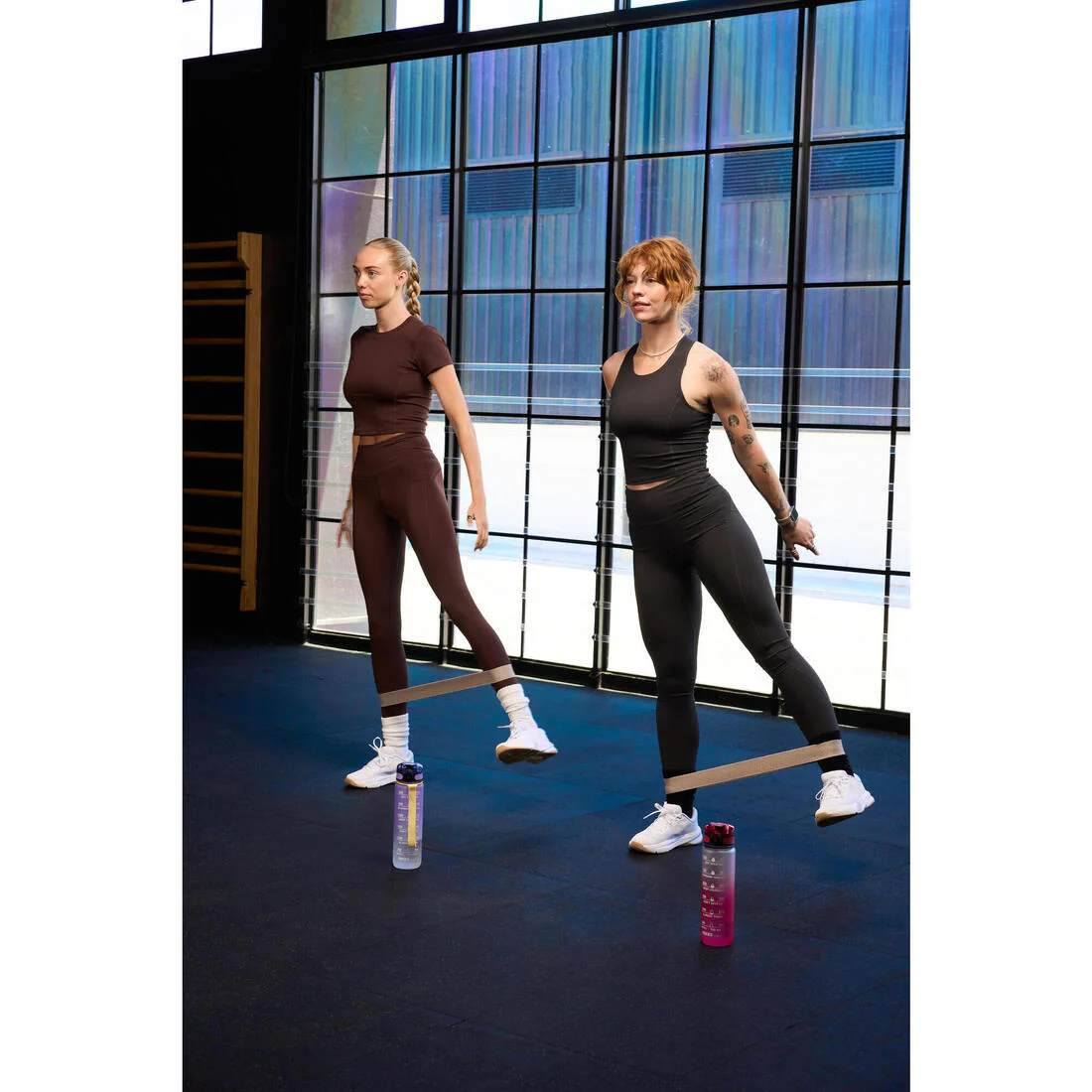 Leggings deportivos con corte moldeador de tiro alto rojo oscuro para mujer - Image 13