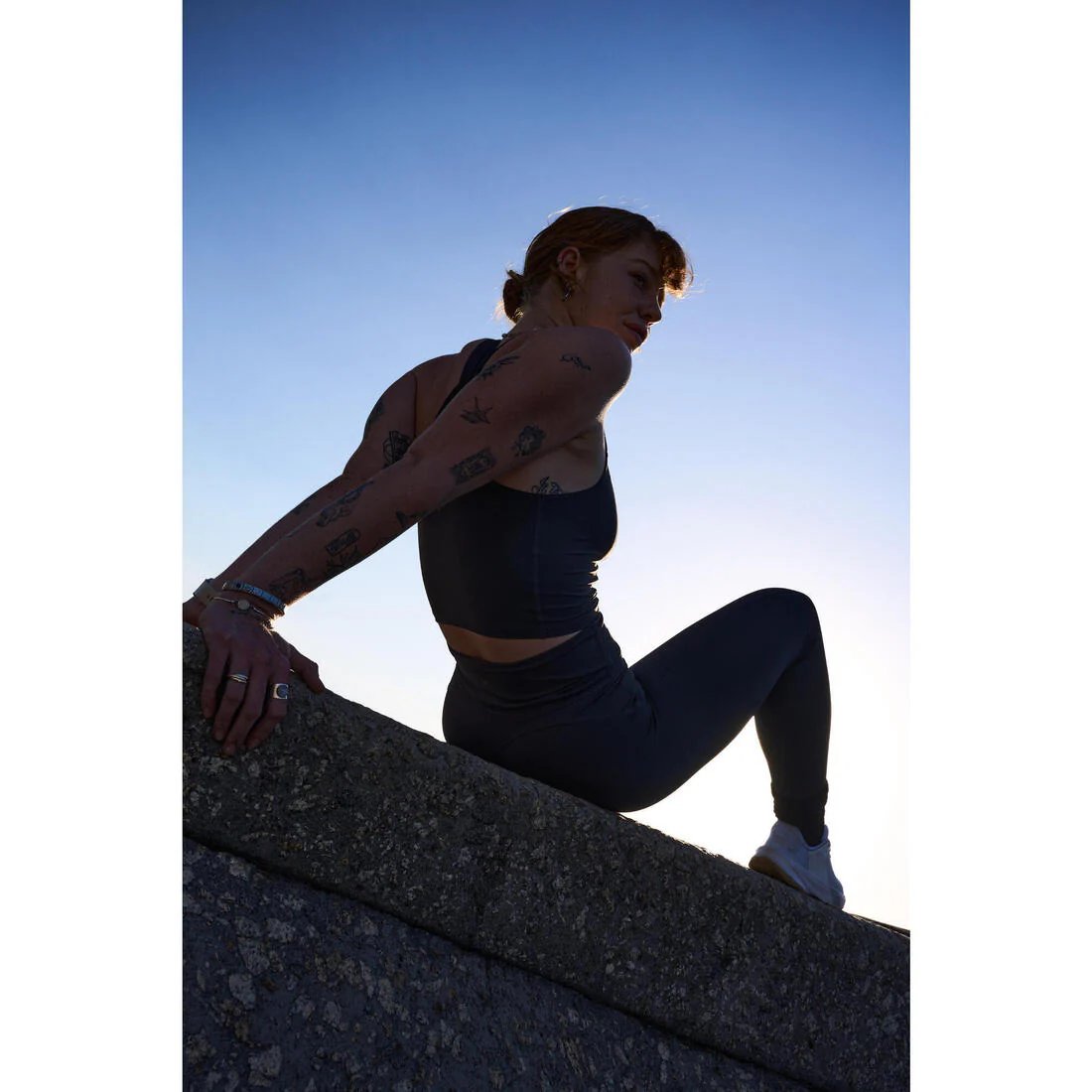 Leggings deportivos con corte moldeador de tiro alto rojo oscuro para mujer - Image 18