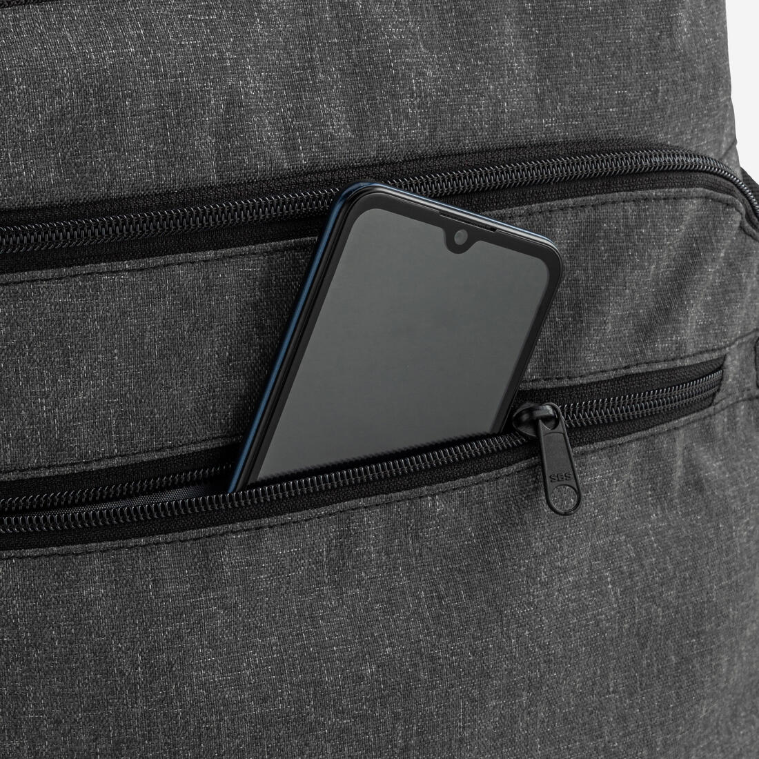 Maleta deportiva de 30 L - ESSENTIAL Negro Gris - Image 9