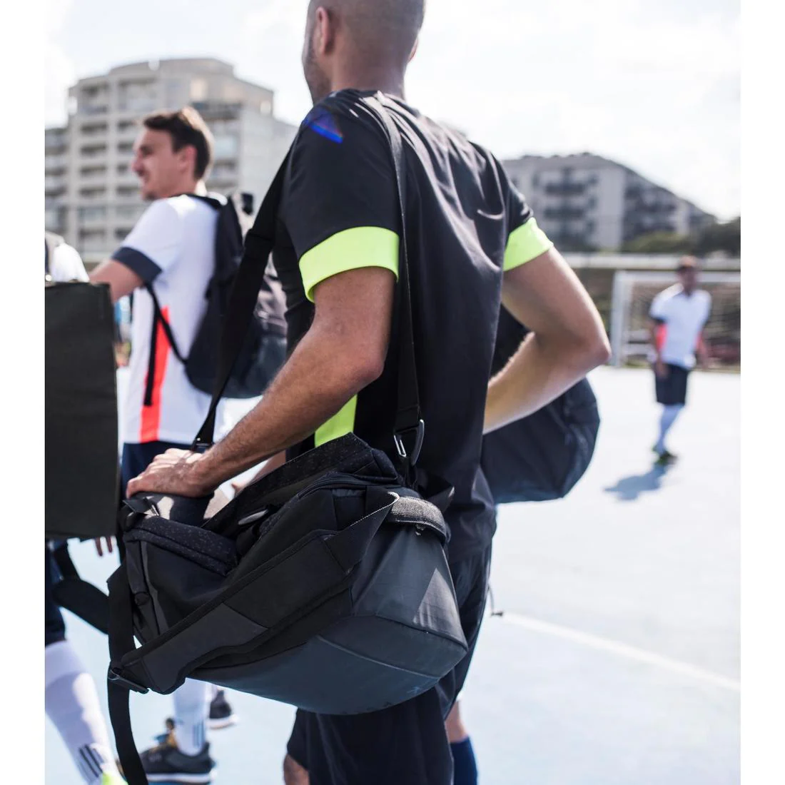 Maleta deportiva de 35 L negra Urban - Image 16