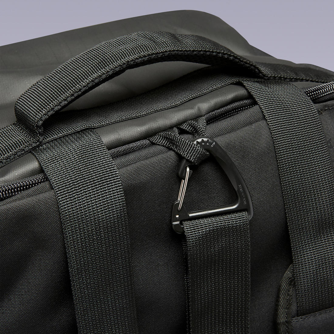 Maleta deportiva de 55 L negra Urban - Image 4