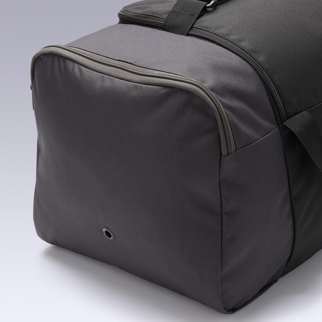 Maleta deportiva negra Essential 55 L - Image 6
