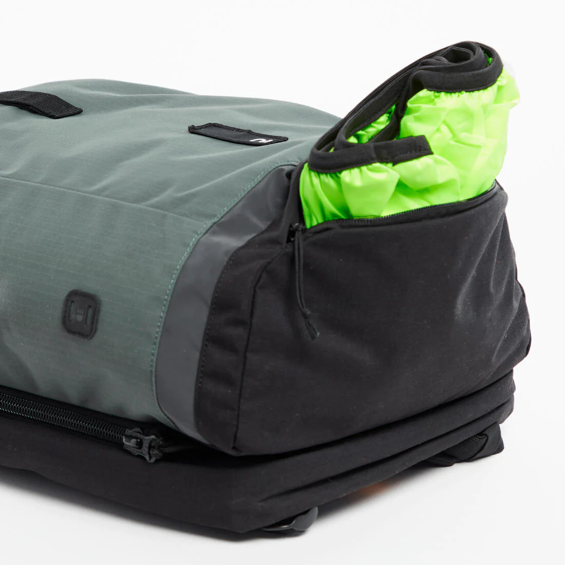 Mochila/bolsa de ciclismo doble para portaequipajes verde con gris de 27 litros - Image 11