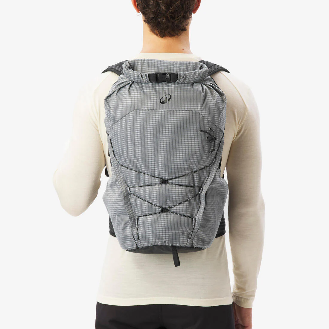Mochila de senderismo de montaña con apertura rolltop de 22 L MH500 Light - Image 4