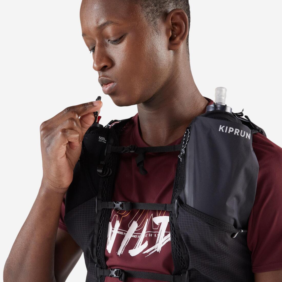 Mochila de trail running de 15 L con bolsa agua de 2 L negra unisex Kiprun 900 - Image 8