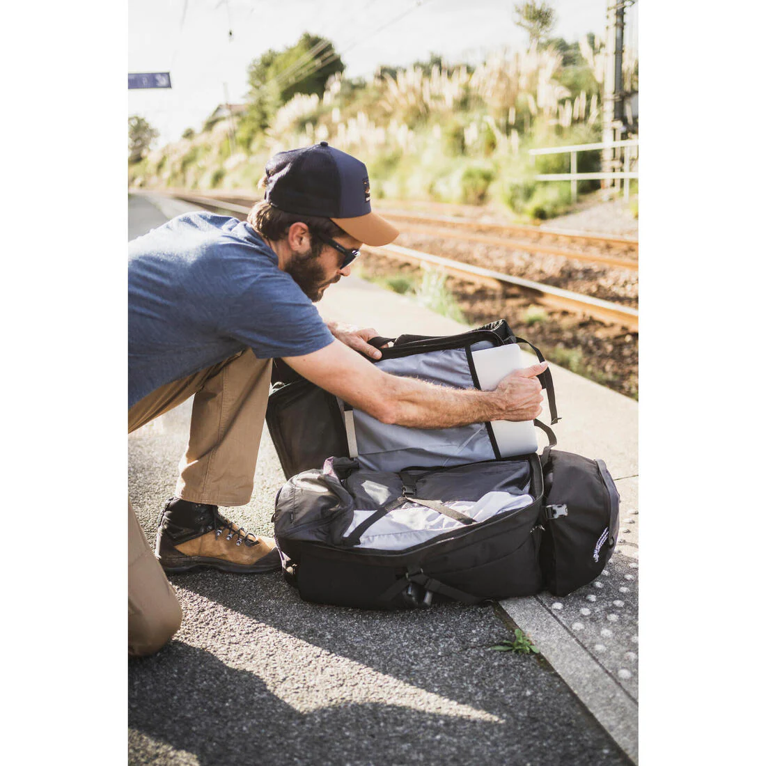 Mochila de viaje y trekking con apertura de 50 + 6 L para hombre Travel 900 - Image 13