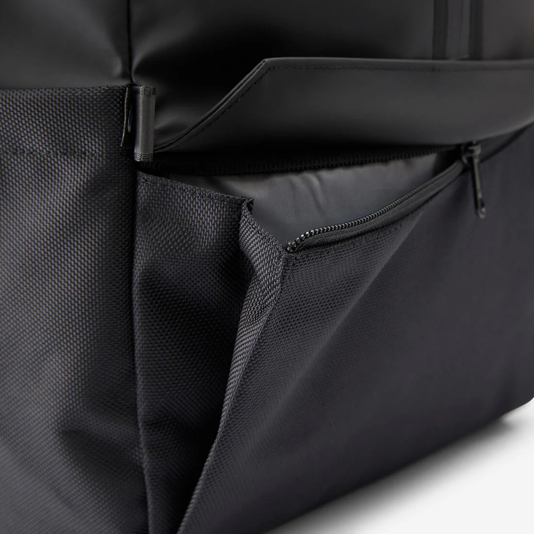 Mochila deportiva con cierre enrollable y bolsillo para laptop de 29 l - Image 8
