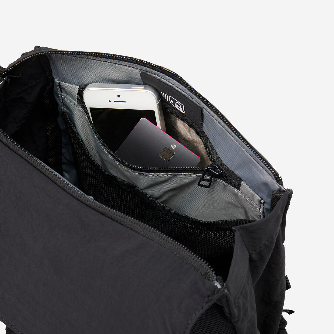 Mochila deportiva pequeña de 10 L con compartimento para laptop - Image 10