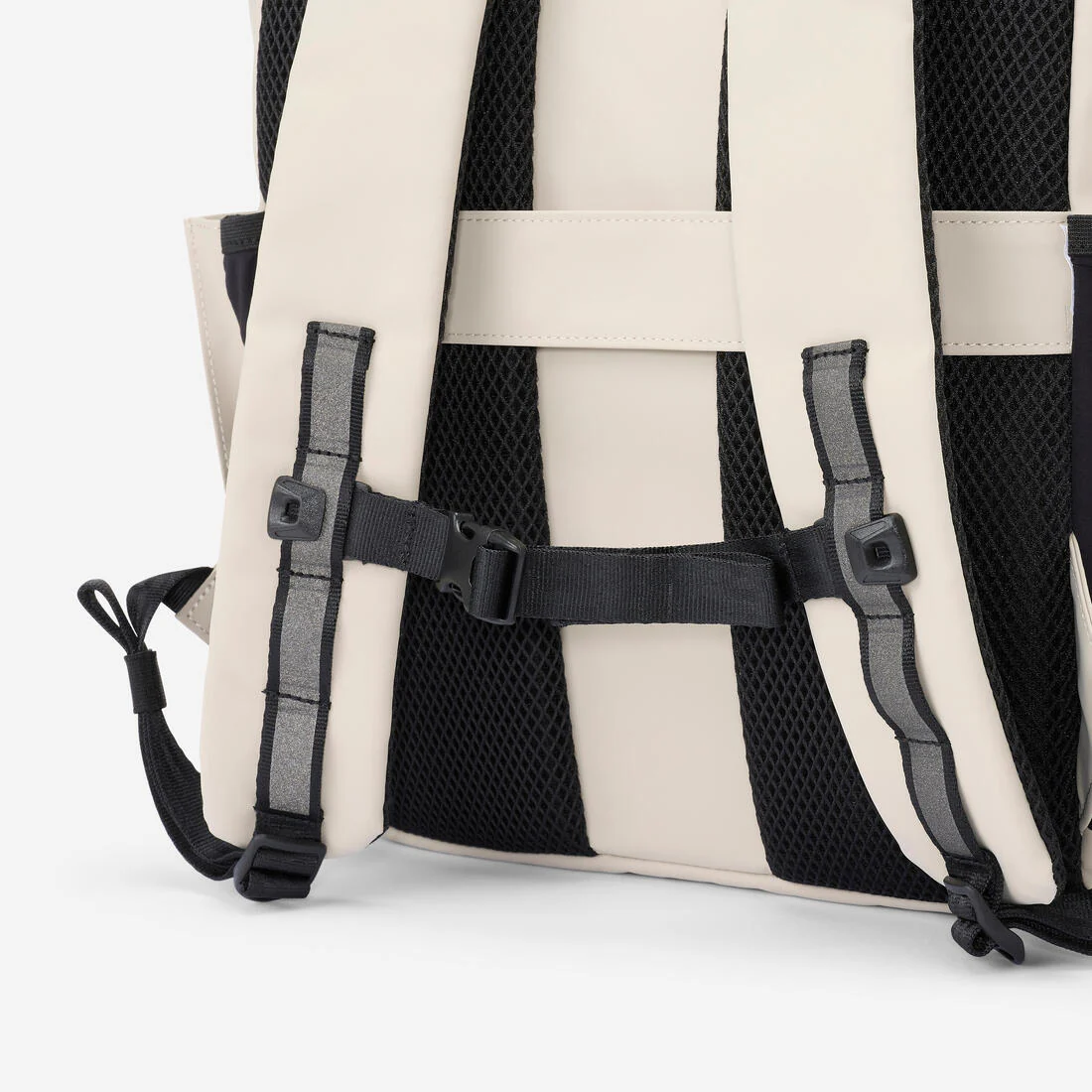 Mochila deportiva perlante de 15 L con compartimento para laptop - Image 10