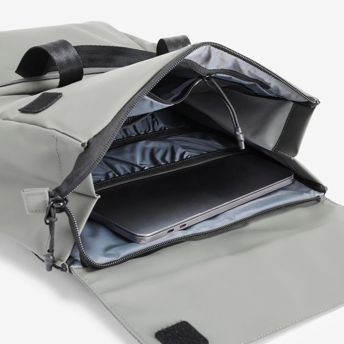 Mochila deportiva perlante de 15 L con compartimento para laptop - Image 7