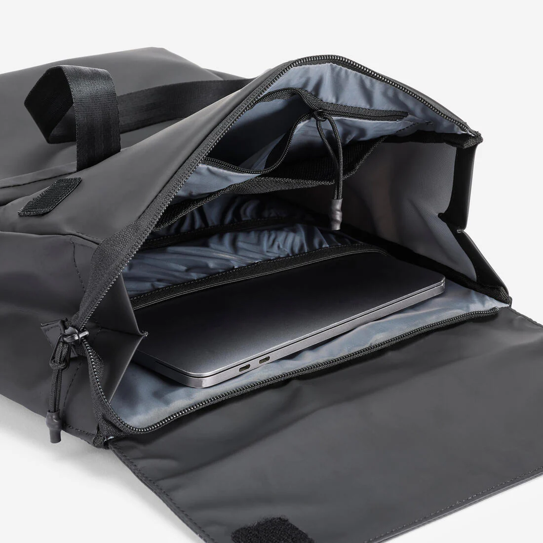 Mochila deportiva perlante de 15 L con compartimento para laptop - Image 9