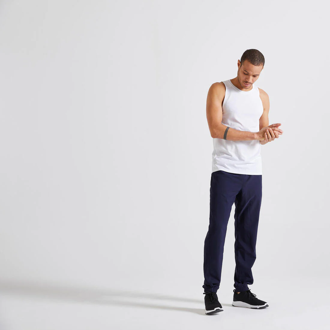 Pantalón de fitness transpirable de corte regular para hombre - Image 5