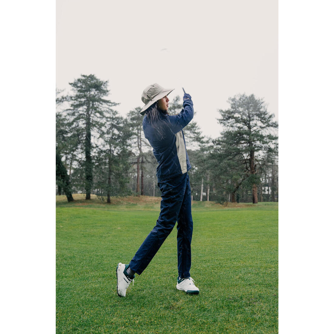 Pantalón de golf impermeable azul marino para mujer RW500 - Image 11