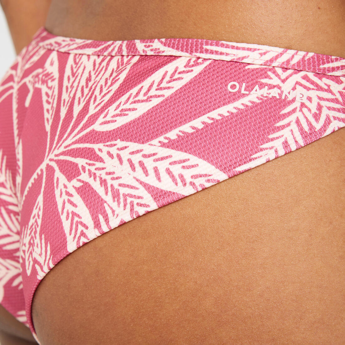 Panty de bikini de surf tipo tanga rosa texturizado para mujer Lulu Palmer - Image 5