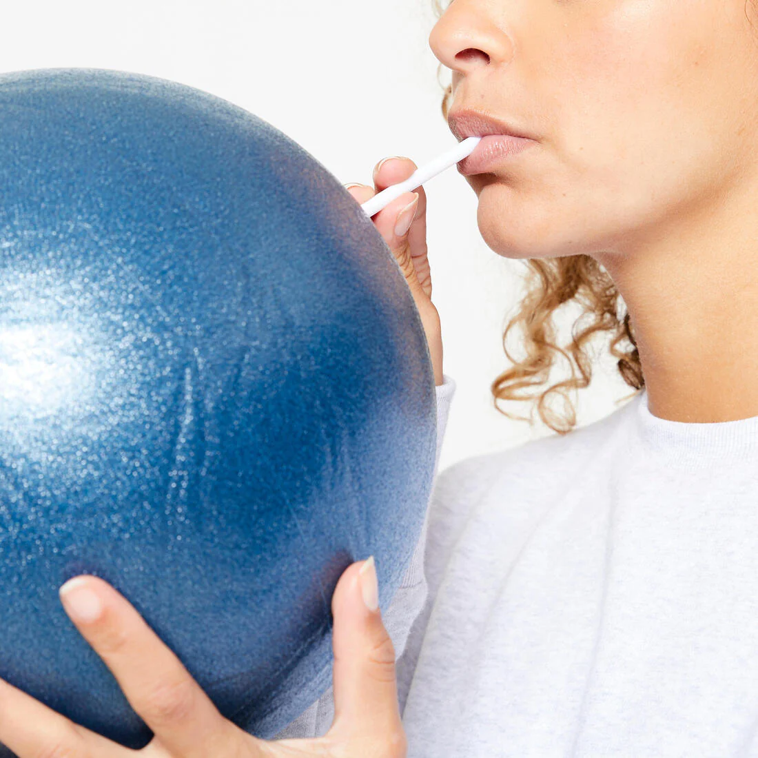 Pelota suave de pilates con diámetro de 240 mm azul - Image 5