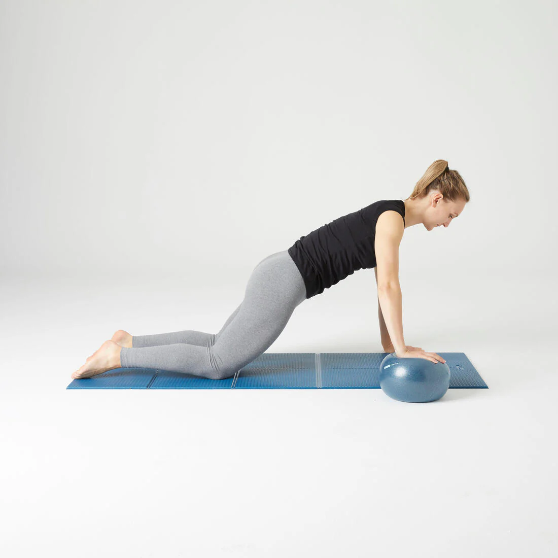 Pelota suave de pilates con diámetro de 240 mm azul - Image 9