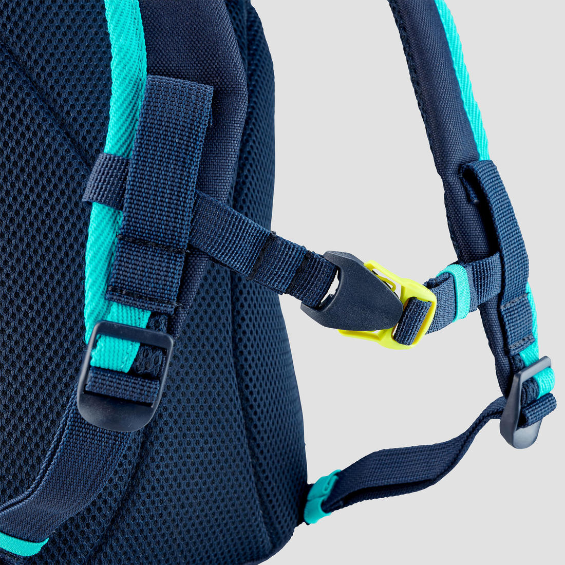 Pequeña mochila de senderismo de 5 L azul para niños MH100 - Image 18