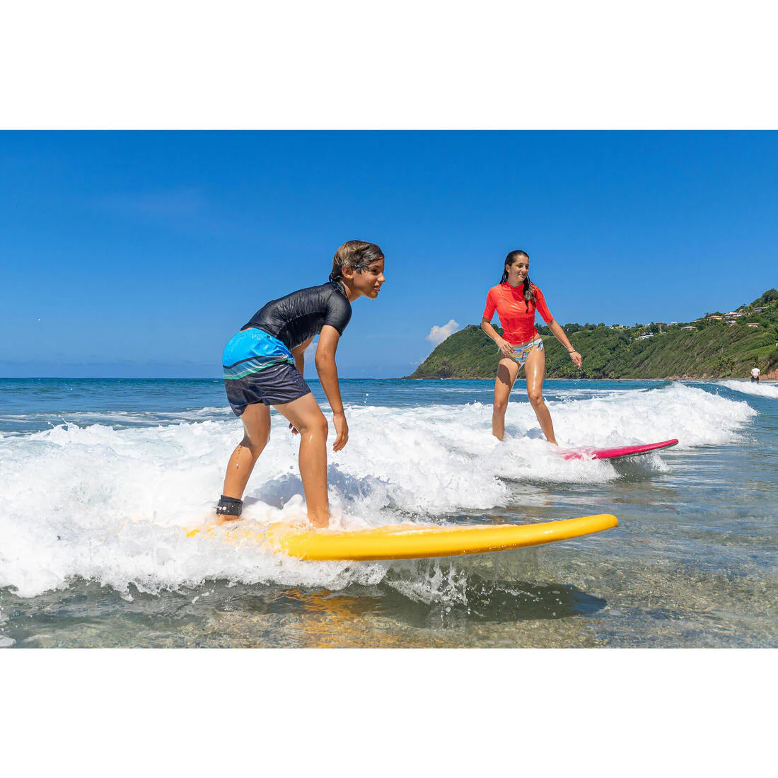 Playera anti-UV coral para niños - Image 17