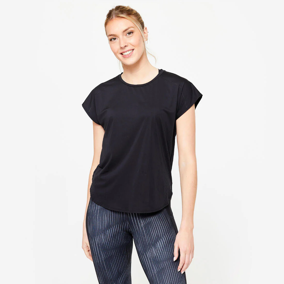 Playera Cardio Training Mujer Negro Corte Láser - Image 3