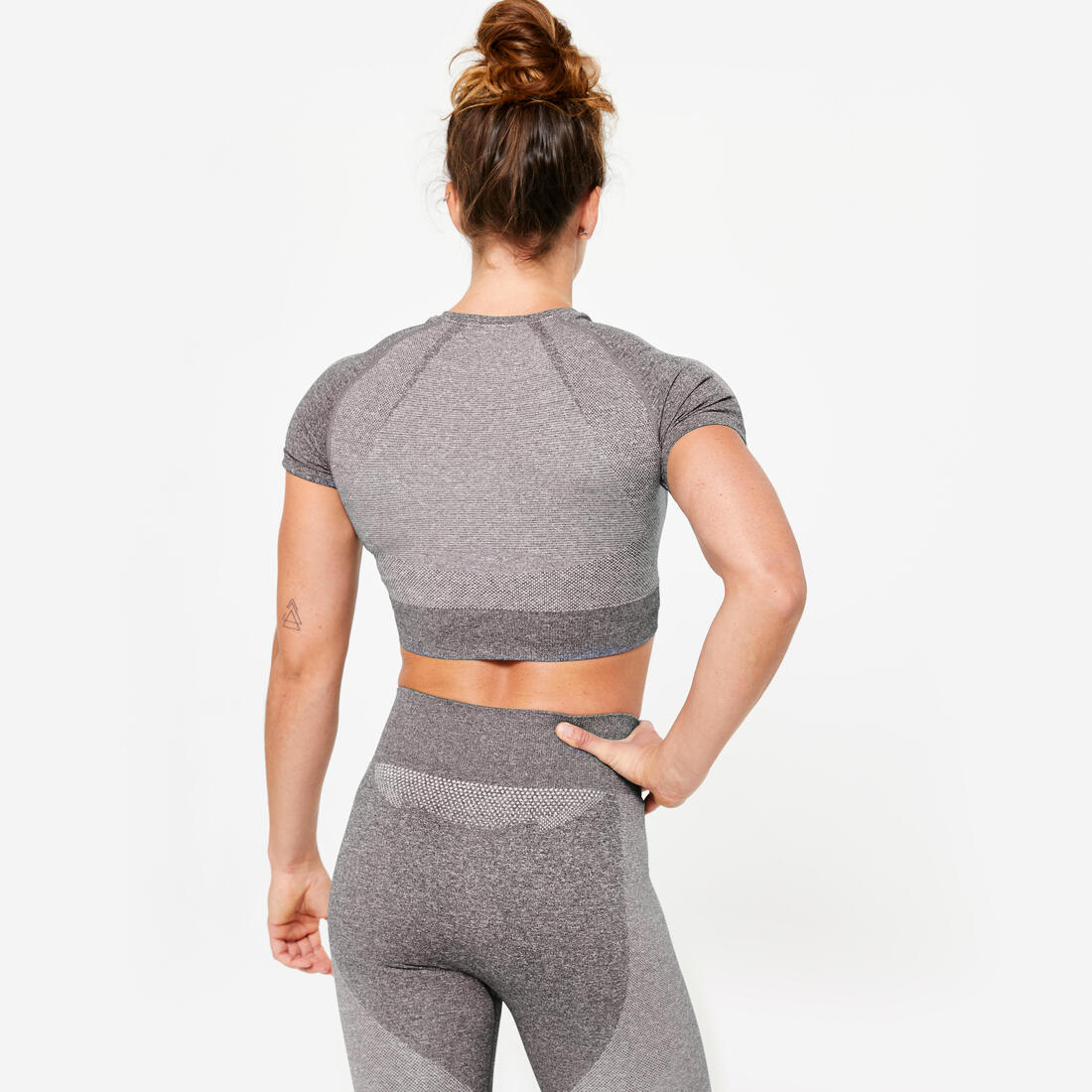 Playera Crop-Top Fitness Sin Costuras Manga Corta - Image 7