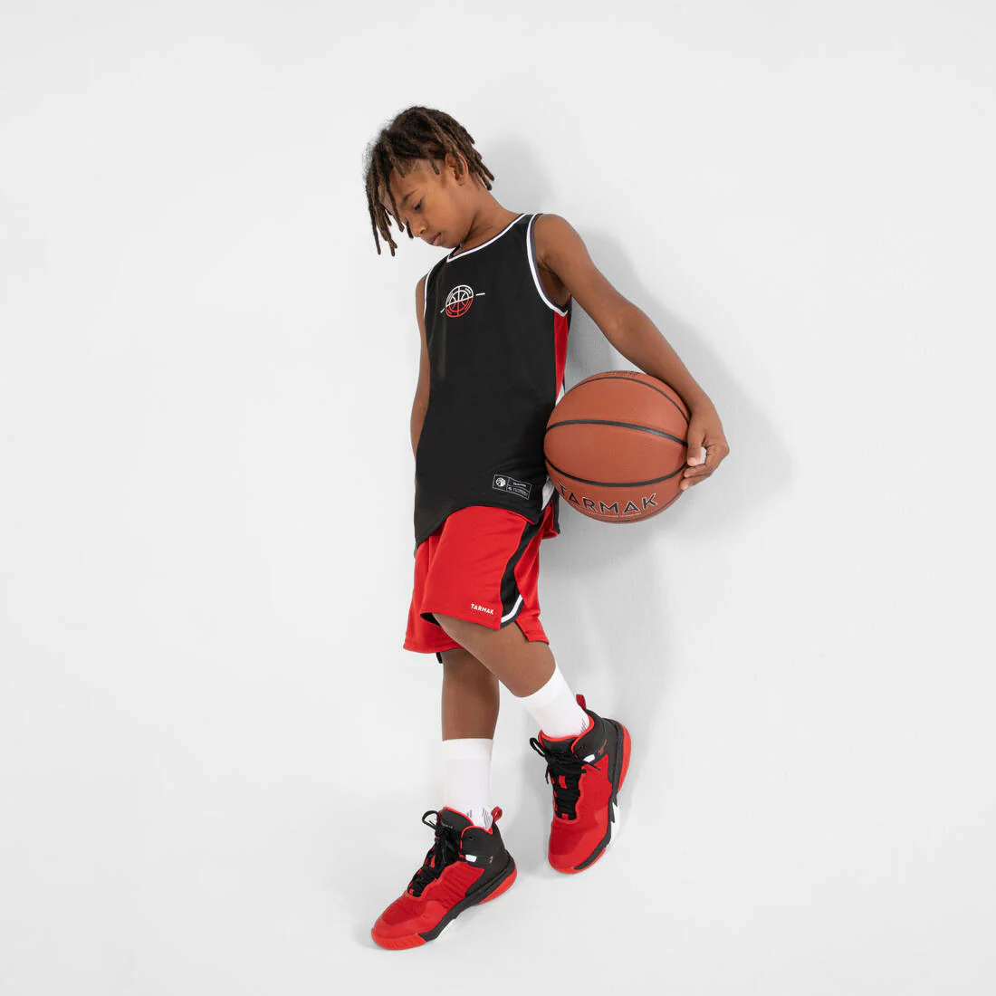 PLAYERA DE BÁSQUETBOL REVERSIBLE NIÑO - T500R ROJO NEGRO - Image 4