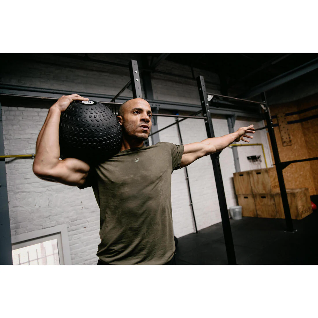 Playera de cross training de corte slim transpirable negra para hombre - Image 13
