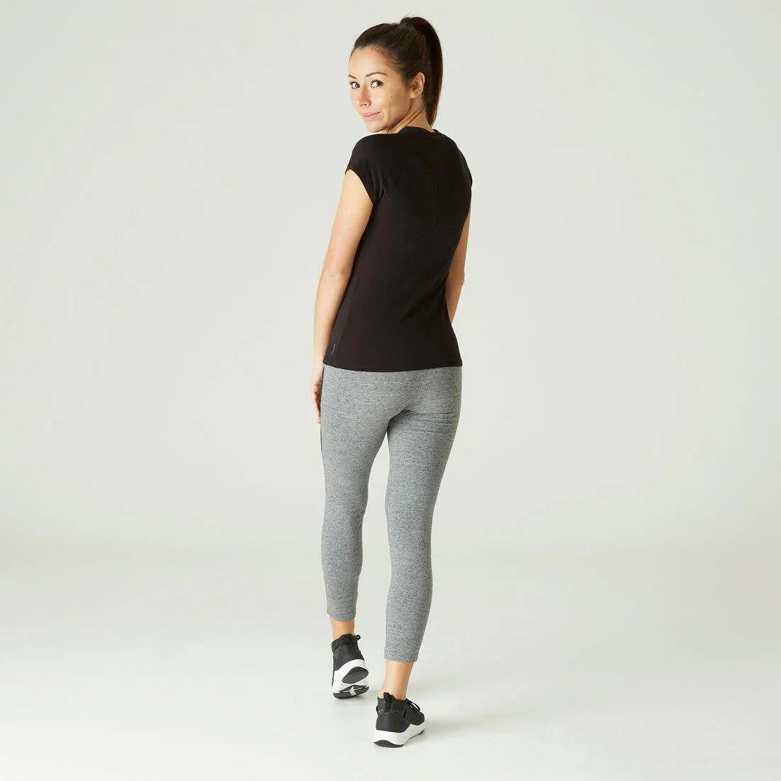 Playera de fitness blanca con cuello en V para mujer 500 ESSENTIAL - Image 20