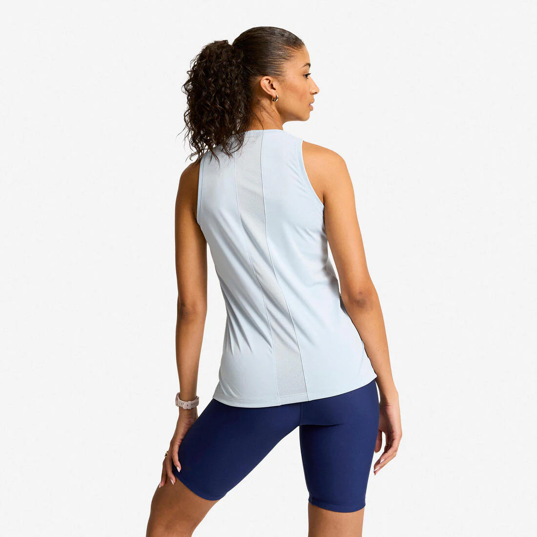 Playera de fitness/cardio sin mangas y de corte recto negra para mujer - Image 15