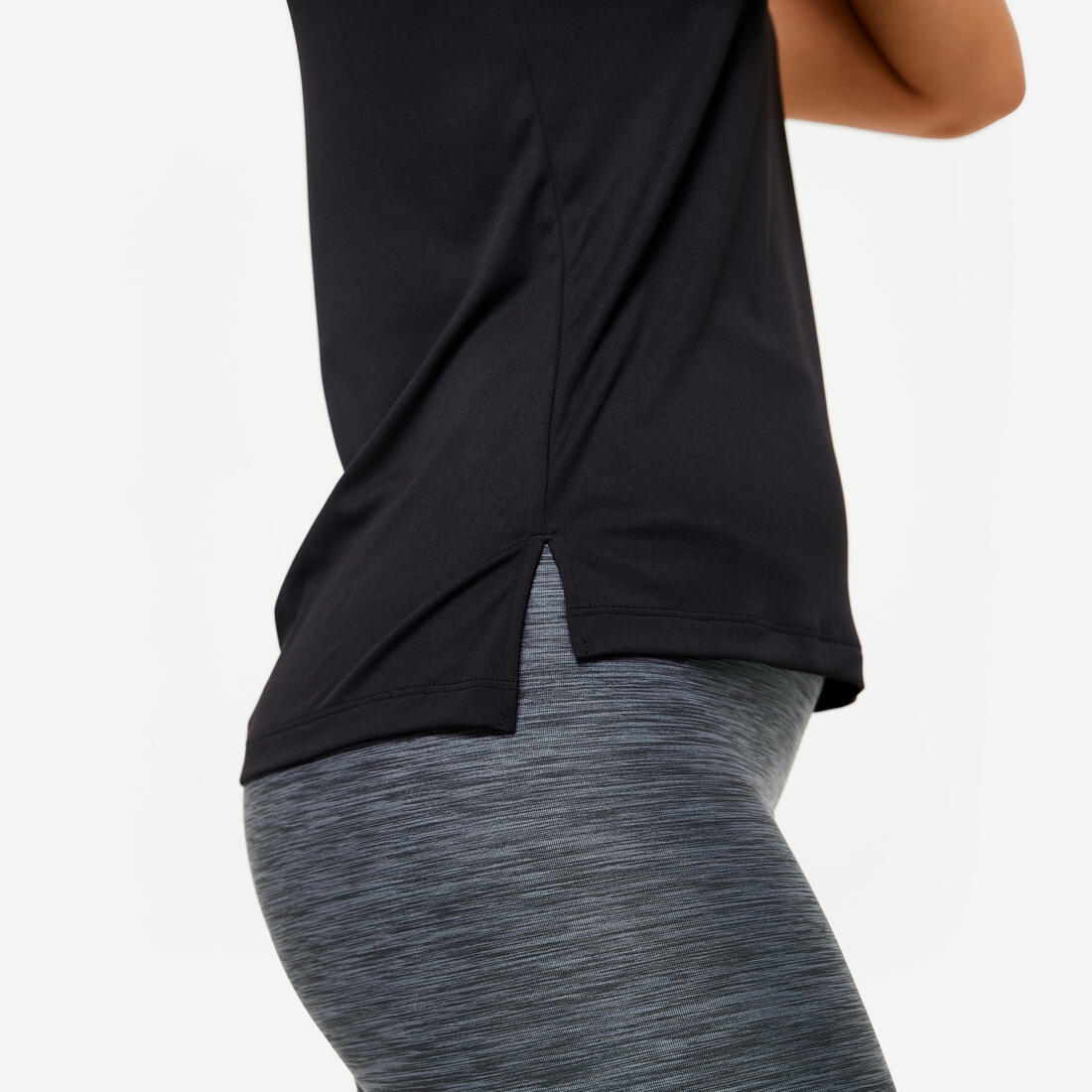 Playera de fitness/cardio sin mangas y de corte recto negra para mujer - Image 32