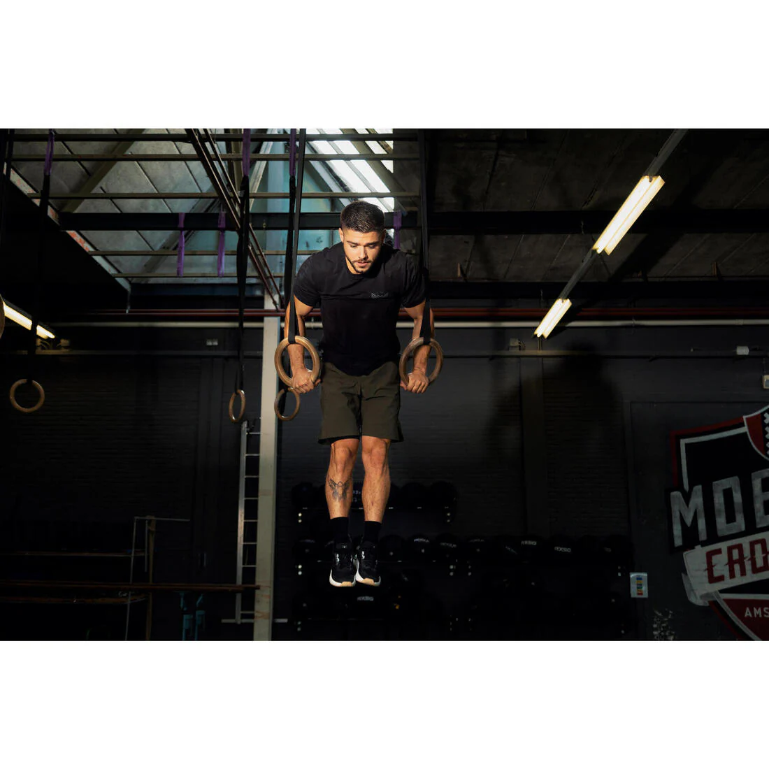 Playera de fitness elástica y ligera negro con para hombre - Image 18