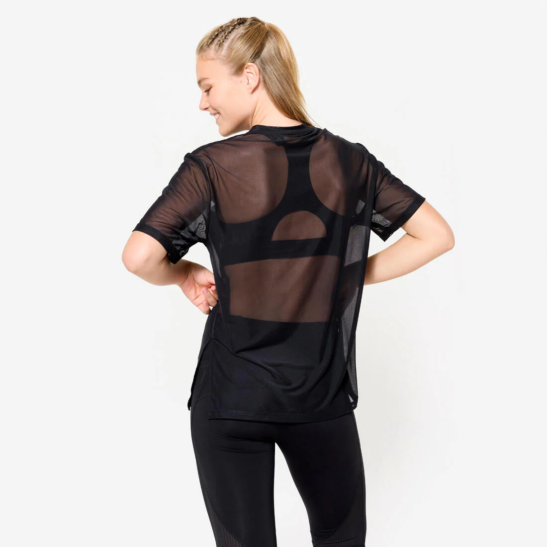 Playera de fitness holgada de rejilla negra para mujer - Image 4