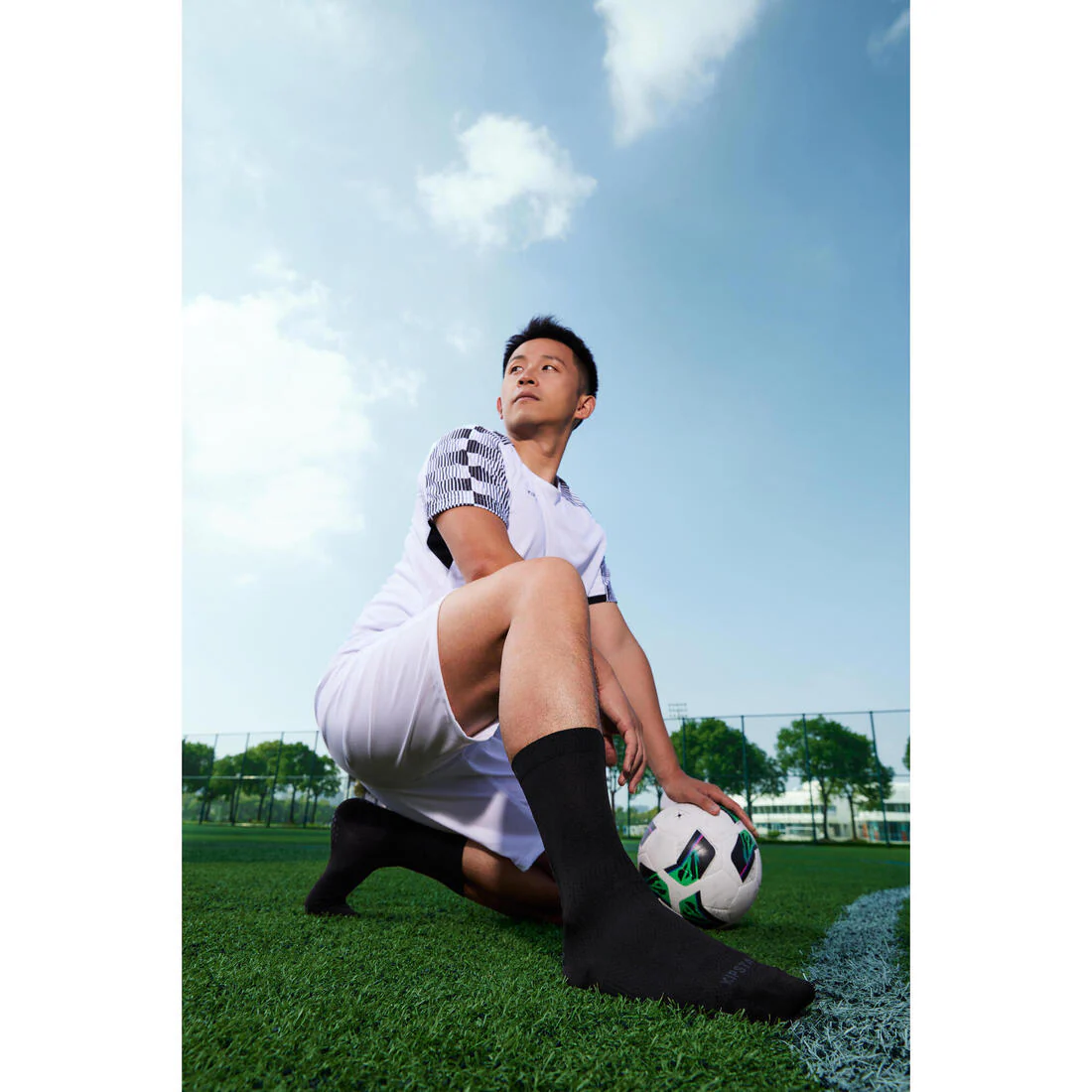 Playera de futbol de manga corta de cuadros blanco con negro Viralto - Image 21