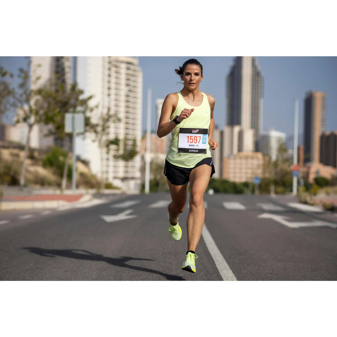 Playera de running amarilla para mujer Kiprun Run 500 Confort - Image 14