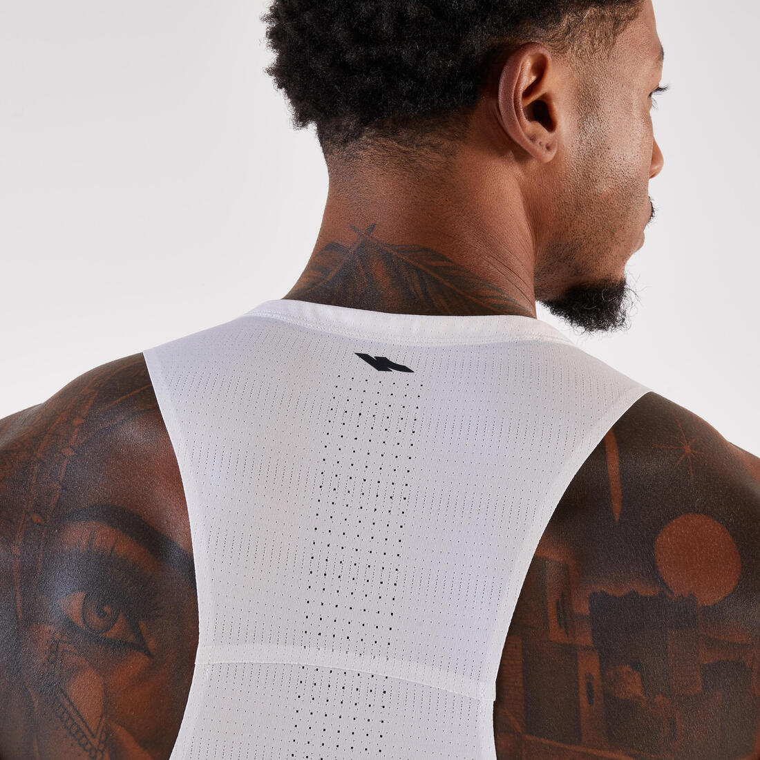 Playera de running sin mangas blanca 900 Light - Image 6