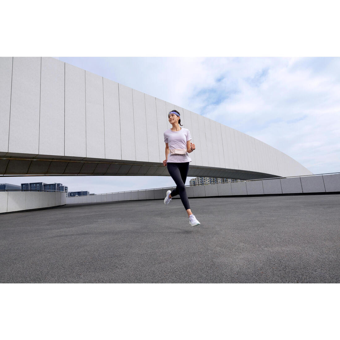 Playera de running transpirable malva para mujer Kiprun Run 500 Dry - Image 33
