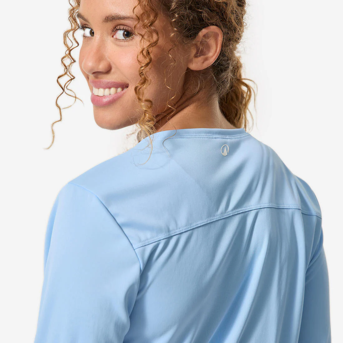 Playera de surf anti-UV con UPF50+ de manga corta beige para mujer Malou - Image 22