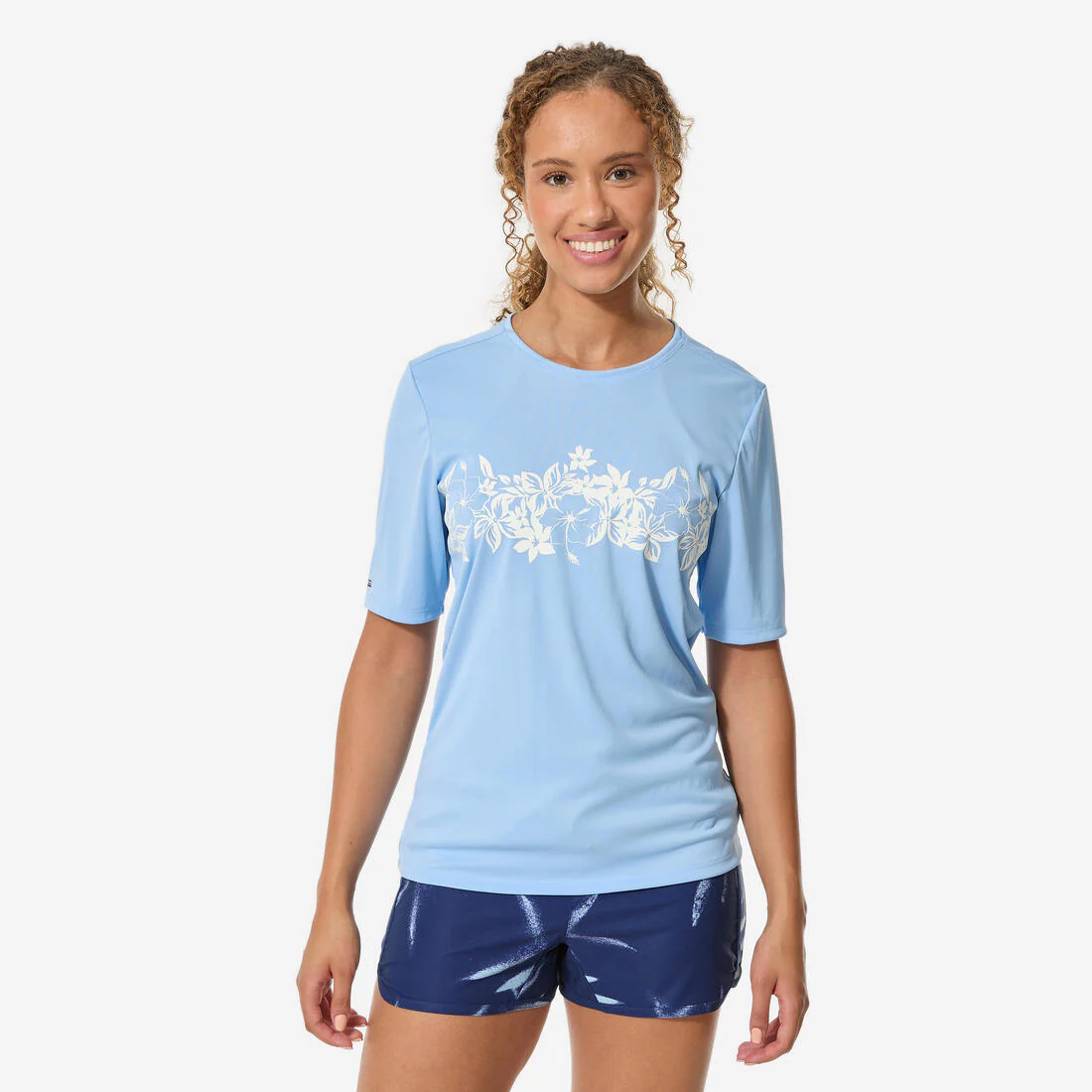 Playera de surf anti-UV con UPF50+ de manga corta beige para mujer Malou - Image 3
