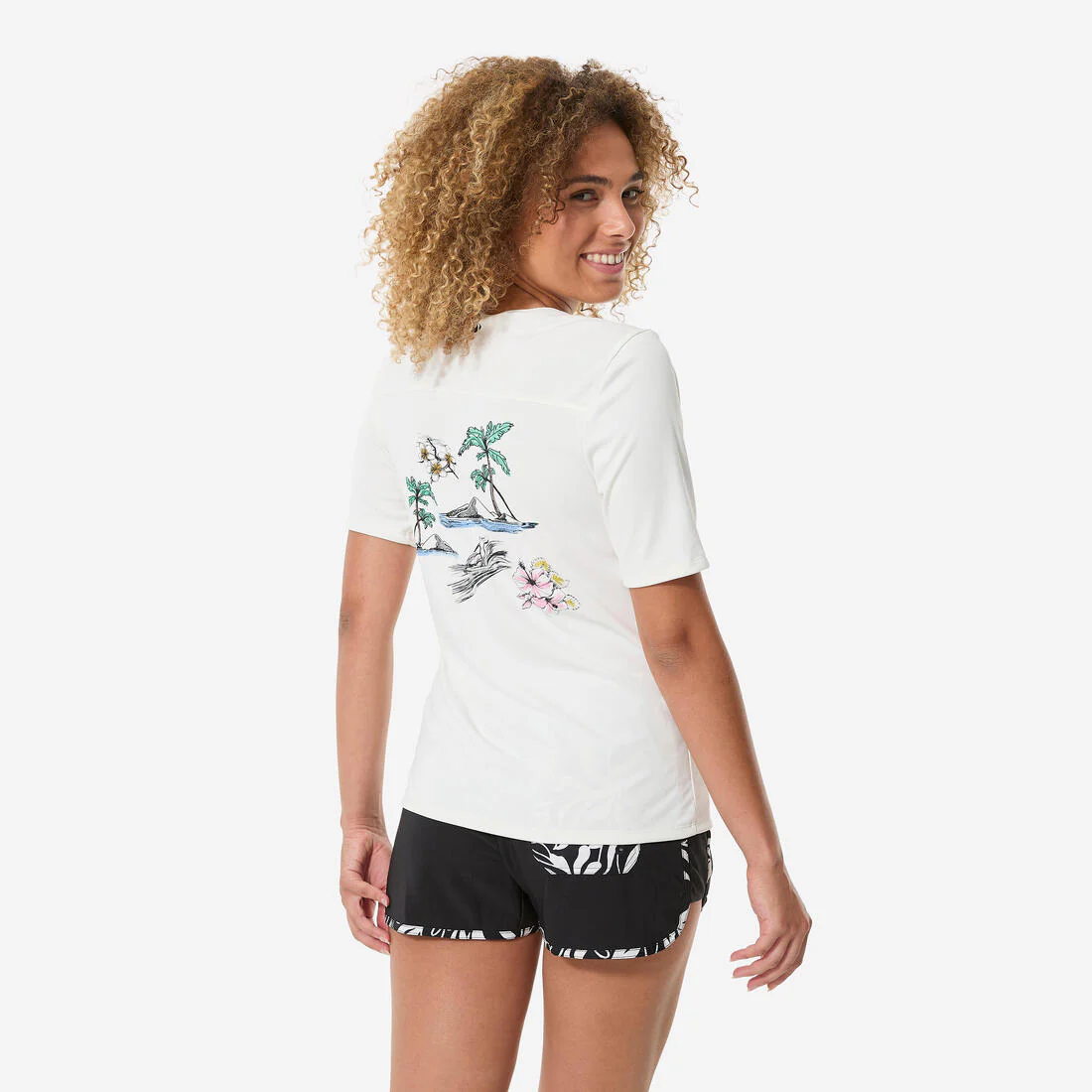 Playera de surf anti-UV con UPF50+ de manga corta beige para mujer Malou - Image 4